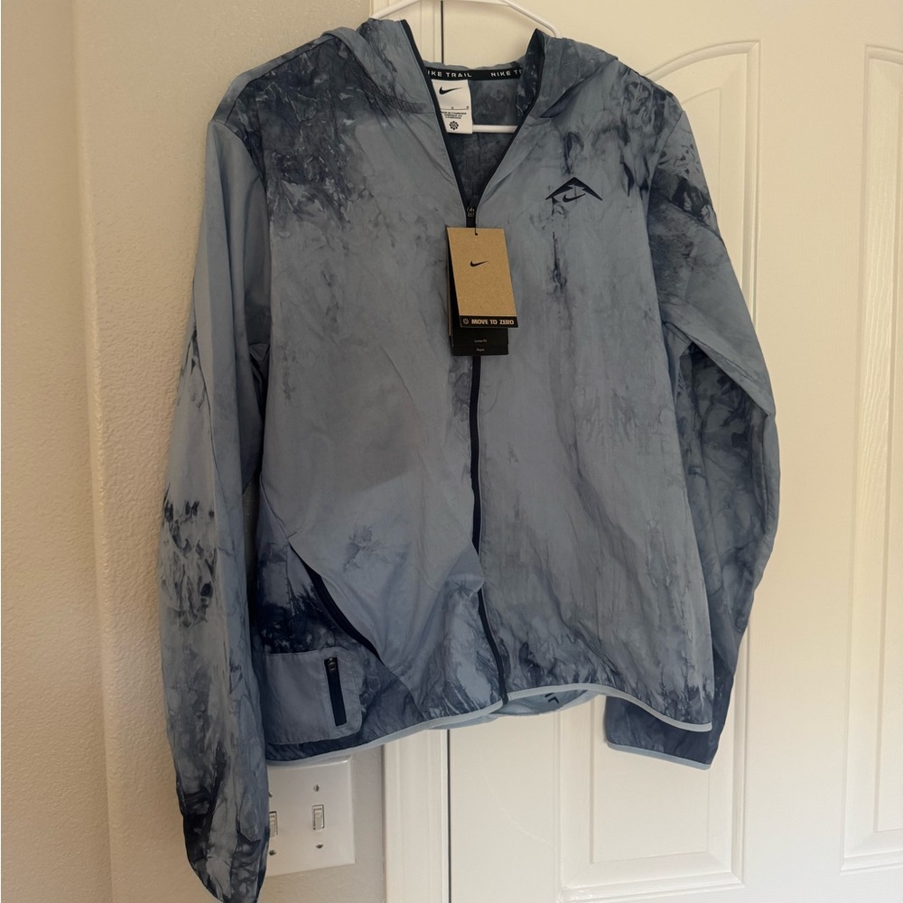 Brand New Nike Trail Lightweight Running Jacket